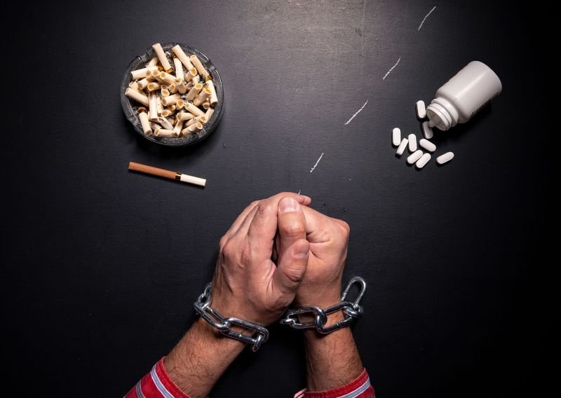 Dependence, illustrative image